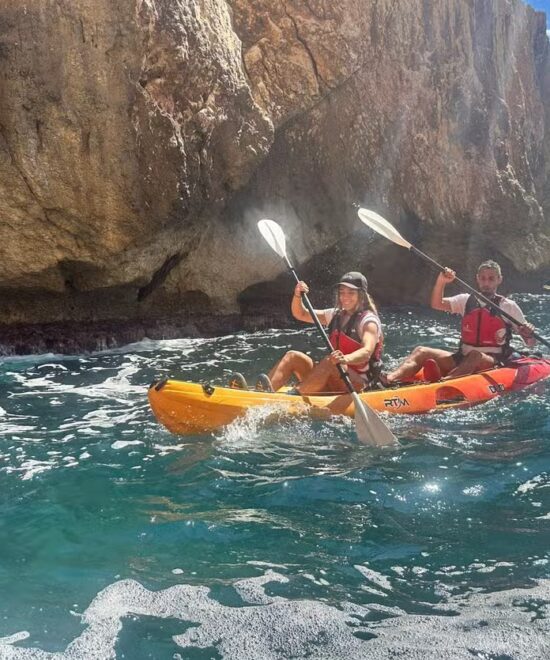 Tour en kayak por Cala Granadella